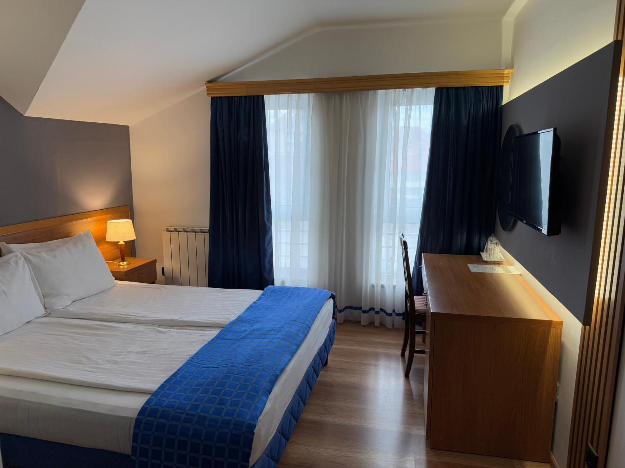 Motel M Vlasenica エクステリア 写真