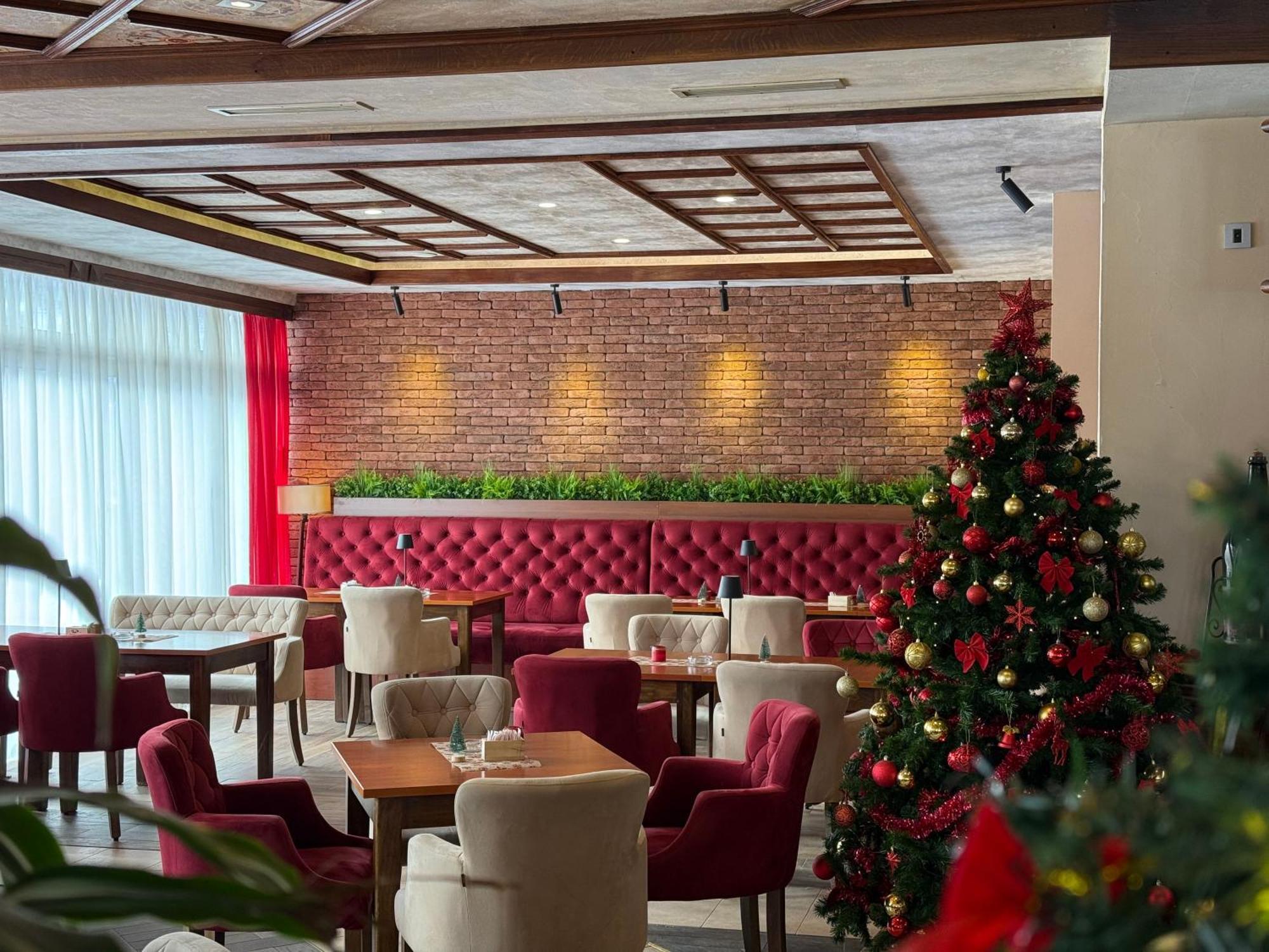 Motel M Vlasenica エクステリア 写真