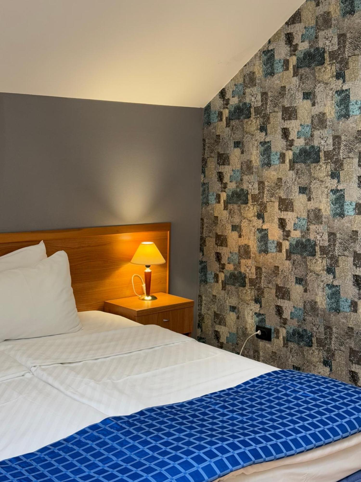 Motel M Vlasenica エクステリア 写真