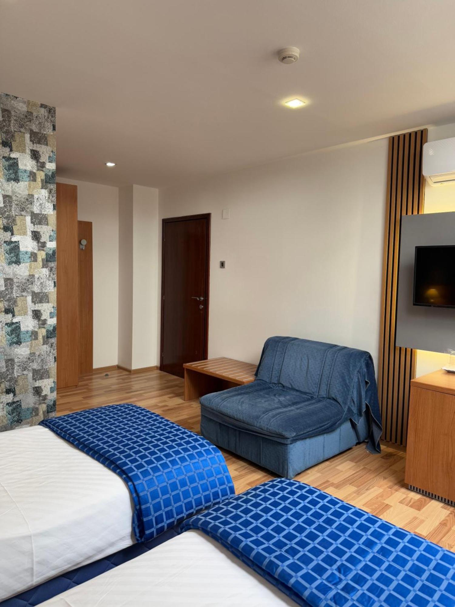 Motel M Vlasenica エクステリア 写真