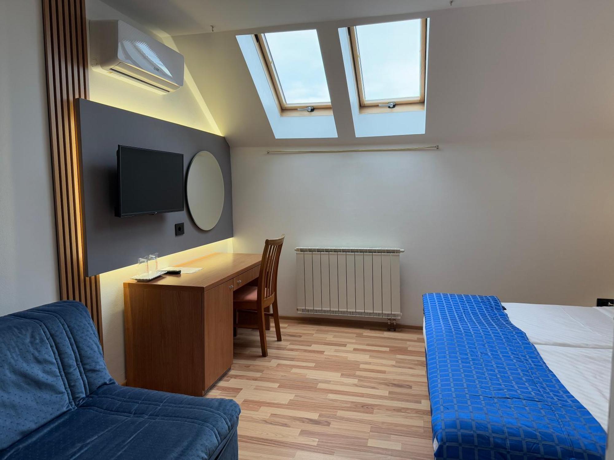 Motel M Vlasenica エクステリア 写真