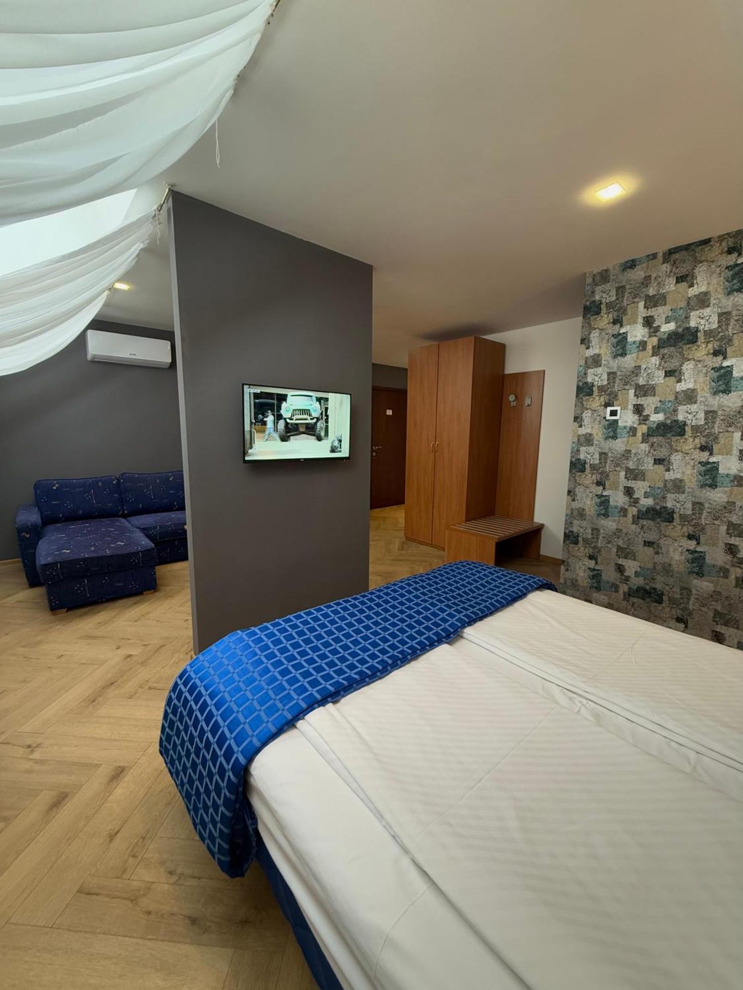 Motel M Vlasenica エクステリア 写真