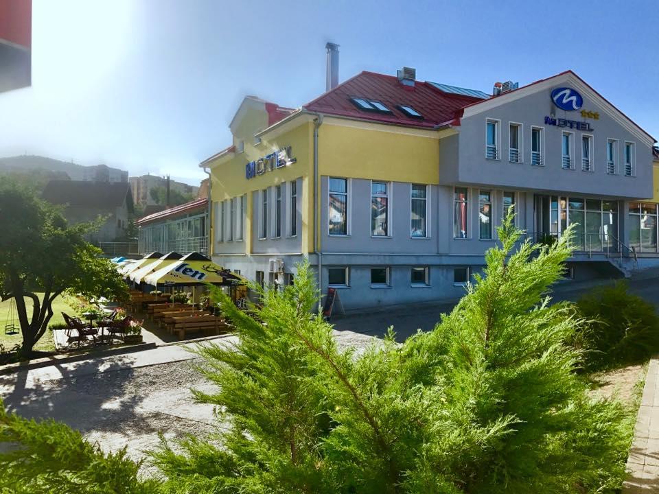 Motel M Vlasenica エクステリア 写真